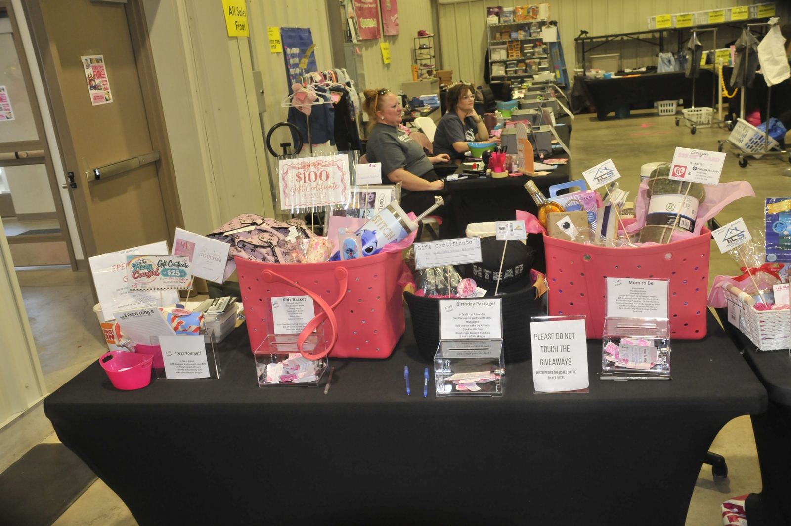 Giveaway and gift baskets at Rhea Lana's of Muskogee October 2026